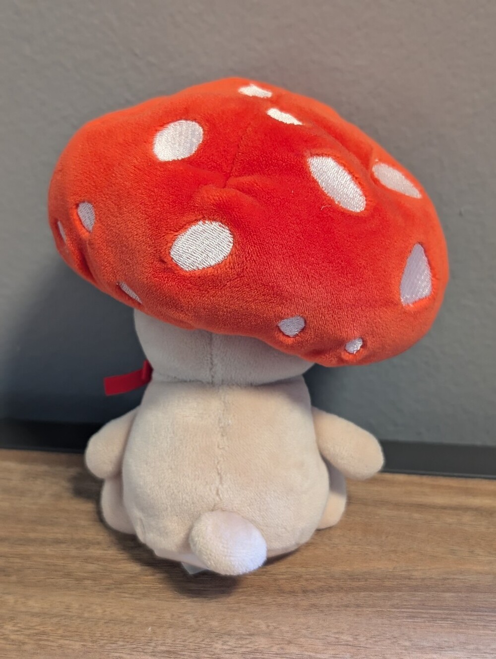 Jellycat Fun-Guy Robbie Red 6" Mushroom Retired -FUNG3R - Picture 3 of 11